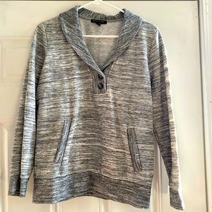 Banana Republic V neck button sweatshirt with front pocket